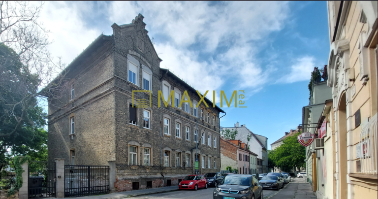 V tehlovom bytovom dome 2,5 izbový byt na ulici Jelenia v Bratislave 235