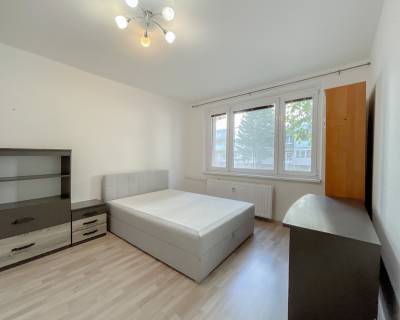 Priestranný 2-izbový byt s balkónom, Jiráskova ulica, Trnava 27