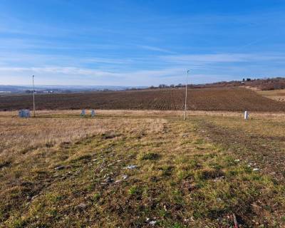 Stavebný pozemok 601 m2 v Štitároch 23