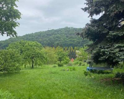 Stavebný pozemok nachádzajúci sa na Cádrovej ulici 15