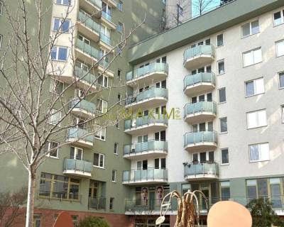 Na skok do centra- 2,5 izb. (75m2) zariadený byt v novostavbe 7