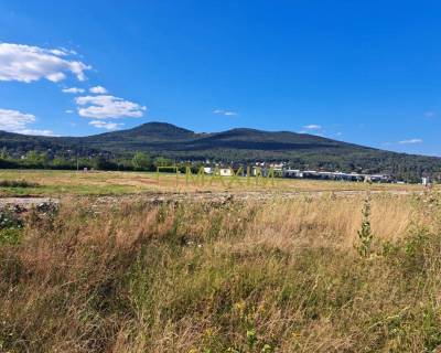 Stavebný pozemok 663 m2 v obci Štitáre s pekným výhľadom na Žibricu 43