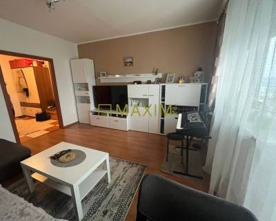 REZERVOVANE! 3-izbový byt s lodžiou, pivnicou a úložným priestorom 39