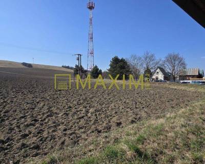 Investičný pozemok nachádzajúci sa priamo pri hlavnej ceste 43