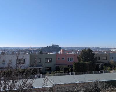 Radový domček na Zobore s výhľadom na mesto, Ružová ulica, garáž 11