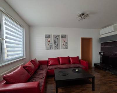 Pôvodne 4 izbový byt, prerobený na dva 2- izb byty na ulici WOLKROVA 3