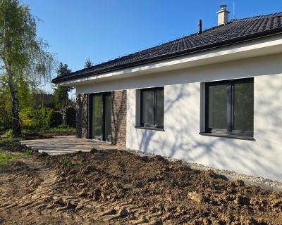 REZERVOVANÝ Bungalov v centre obce Cabaj v štandarde, Wágnerova ulica 7