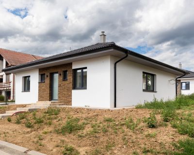 Bungalov v centre obce Cabaj Čápor, Wágnerova ulica, Dom č.1 43